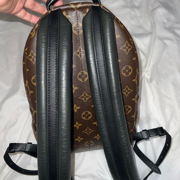 Louis Vuitton Palm Springs
Monogram PM Brown Backpack - Picture 4 of 8